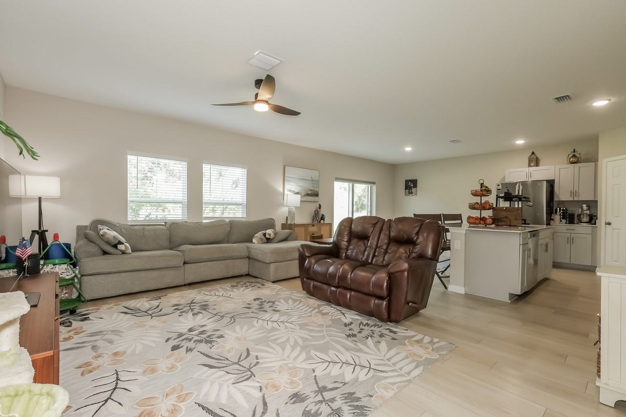 5548 Summer Sunset Dr #1 - Photo 5 of 27