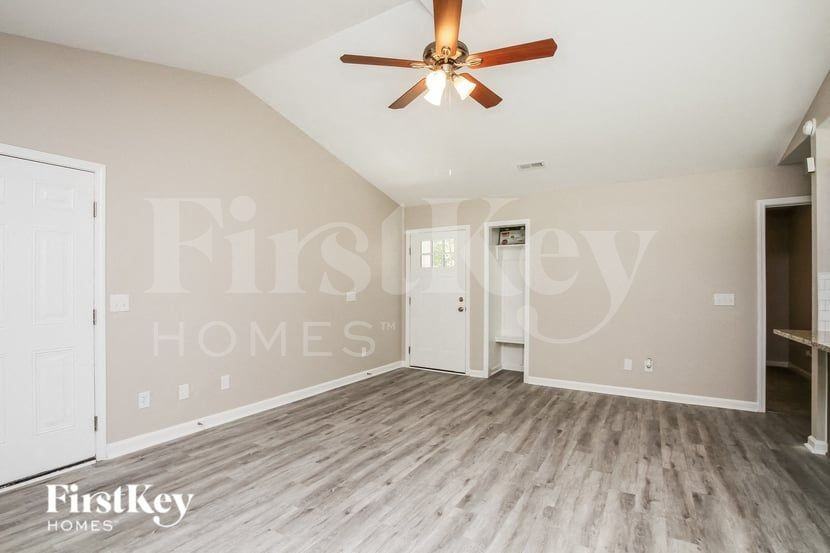 128 Lismark Dr - Photo 2 of 15