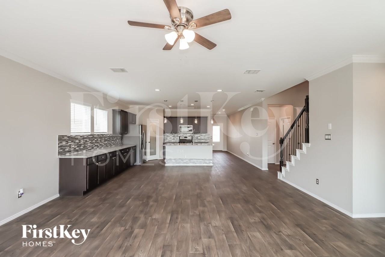 4407 Follina Trl - Photo 4 of 15
