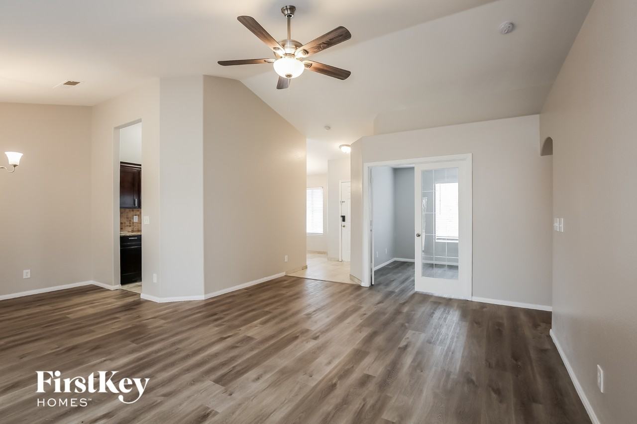 4217 Karma Dr - Photo 4 of 15