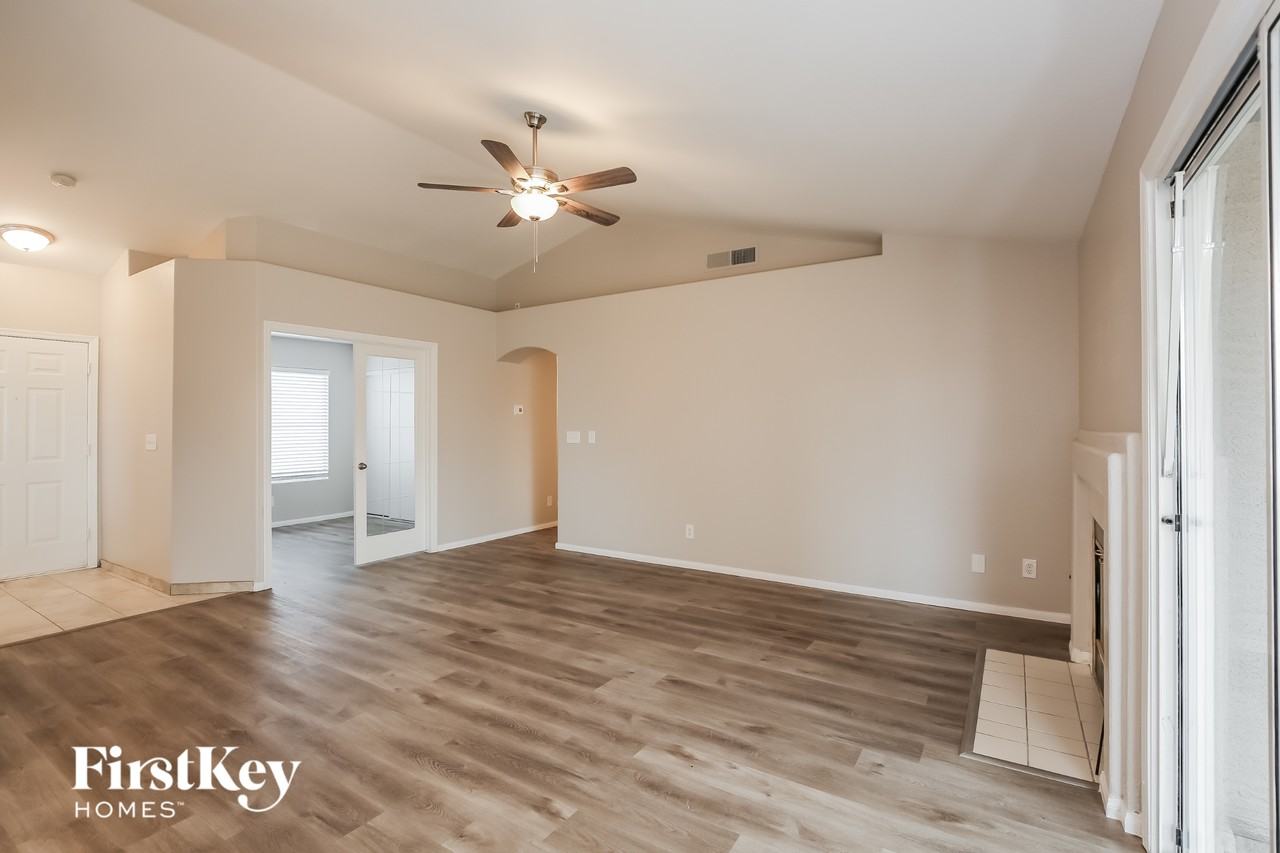 4217 Karma Dr - Photo 5 of 15