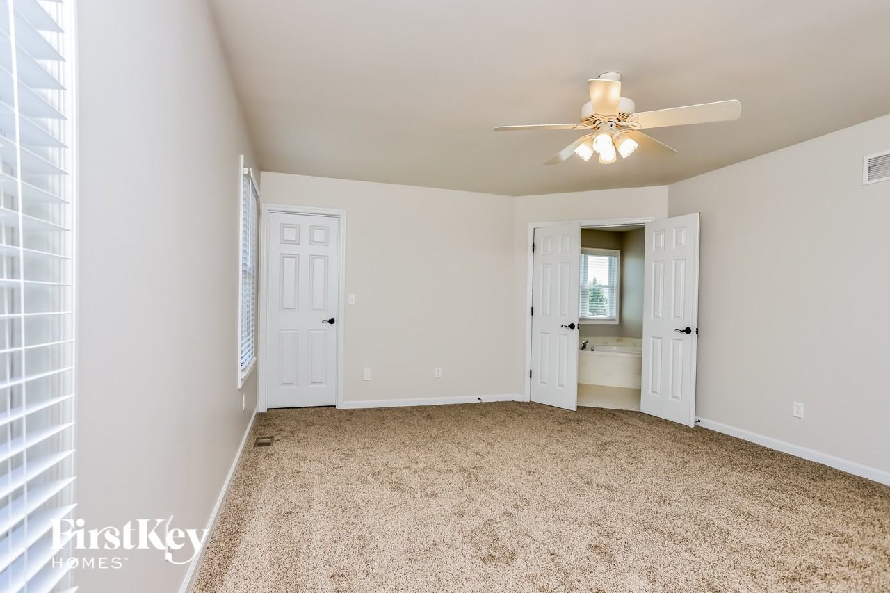 3845 Bedford Pointe Dr - Photo 6 of 15