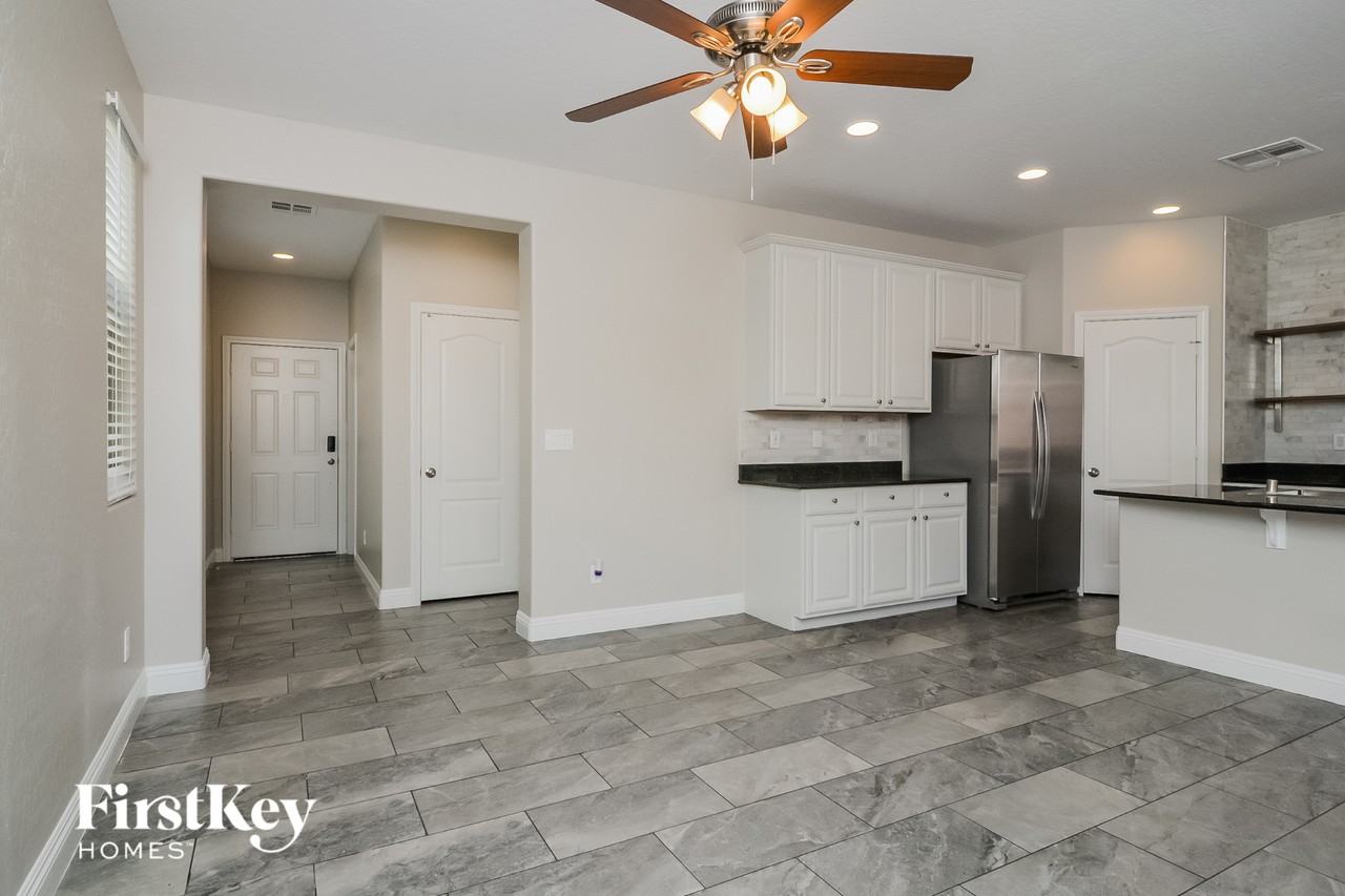 5439 Funks Grove Ln - Photo 3 of 15
