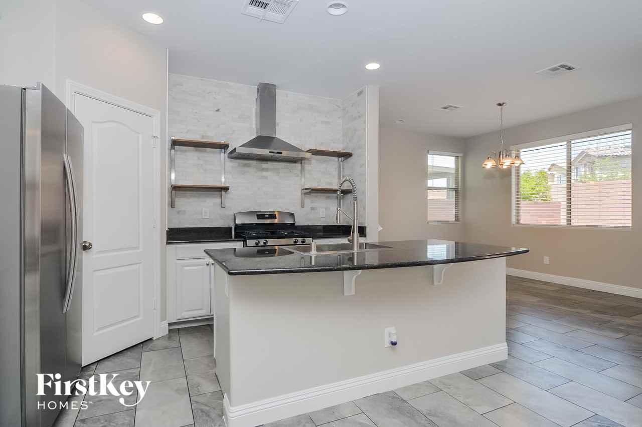 5439 Funks Grove Ln - Photo 6 of 15