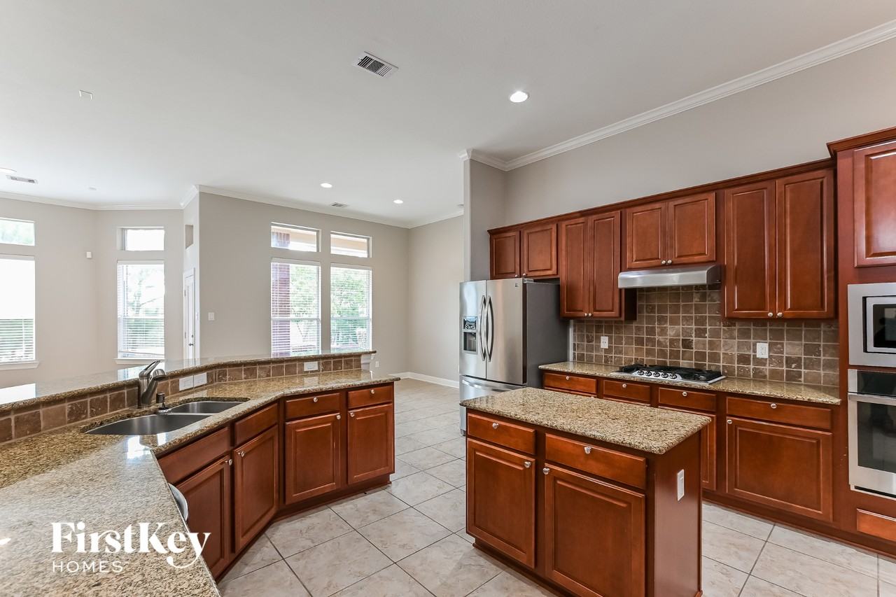 1934 Graystone Hills Dr - Photo 6 of 15