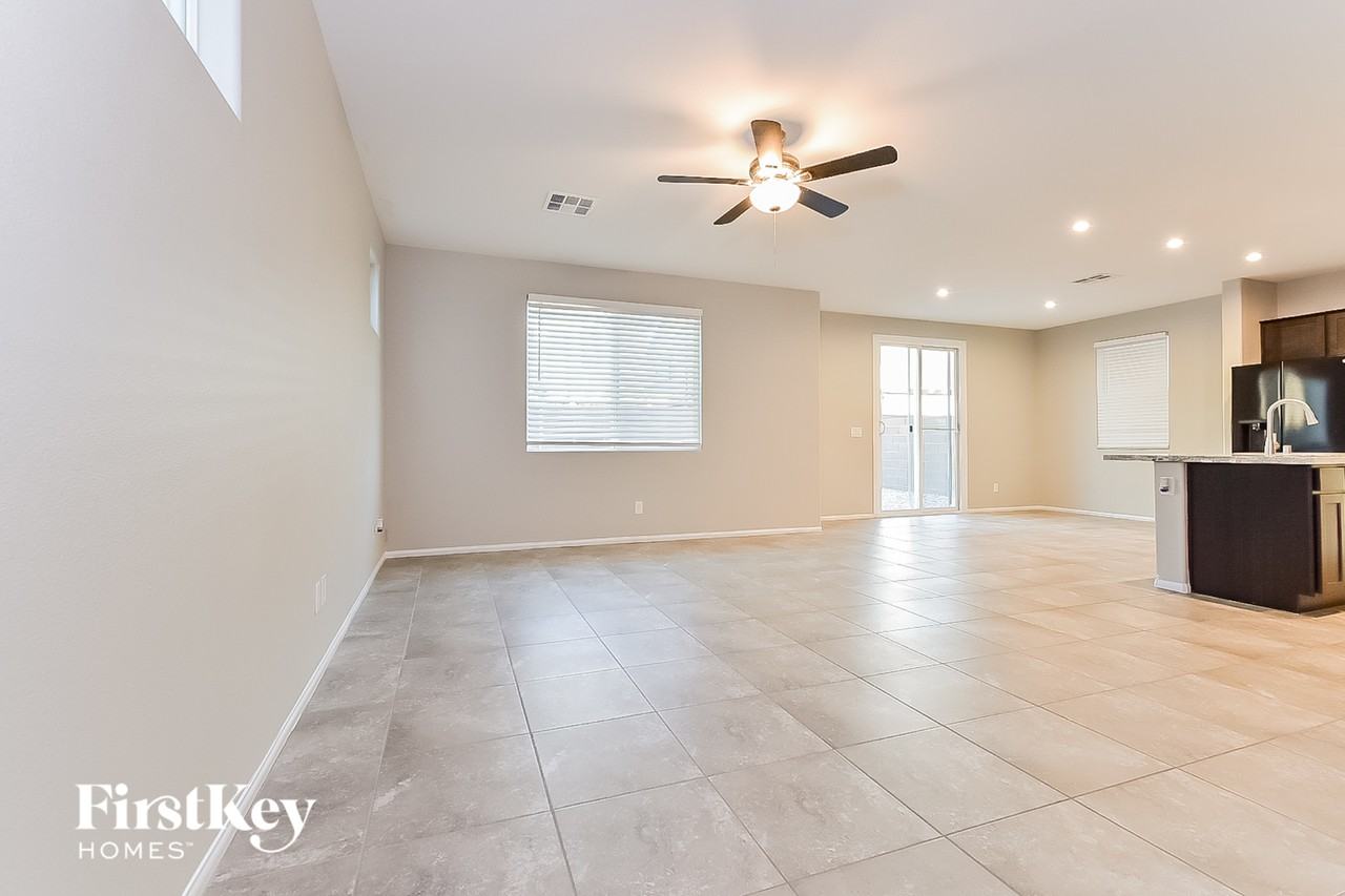 3031 Misty Pine Ave - Photo 4 of 15