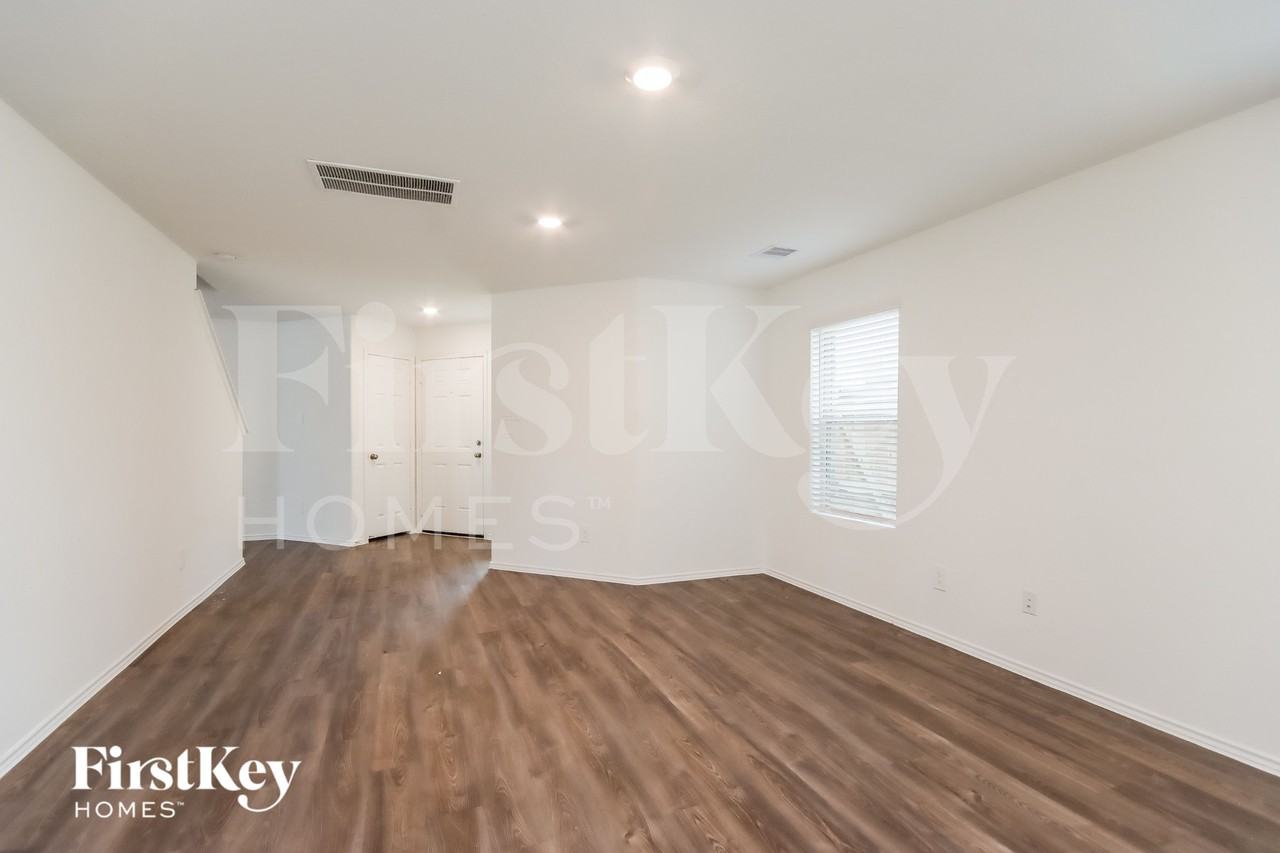 3731 Solanum Dr - Photo 3 of 19