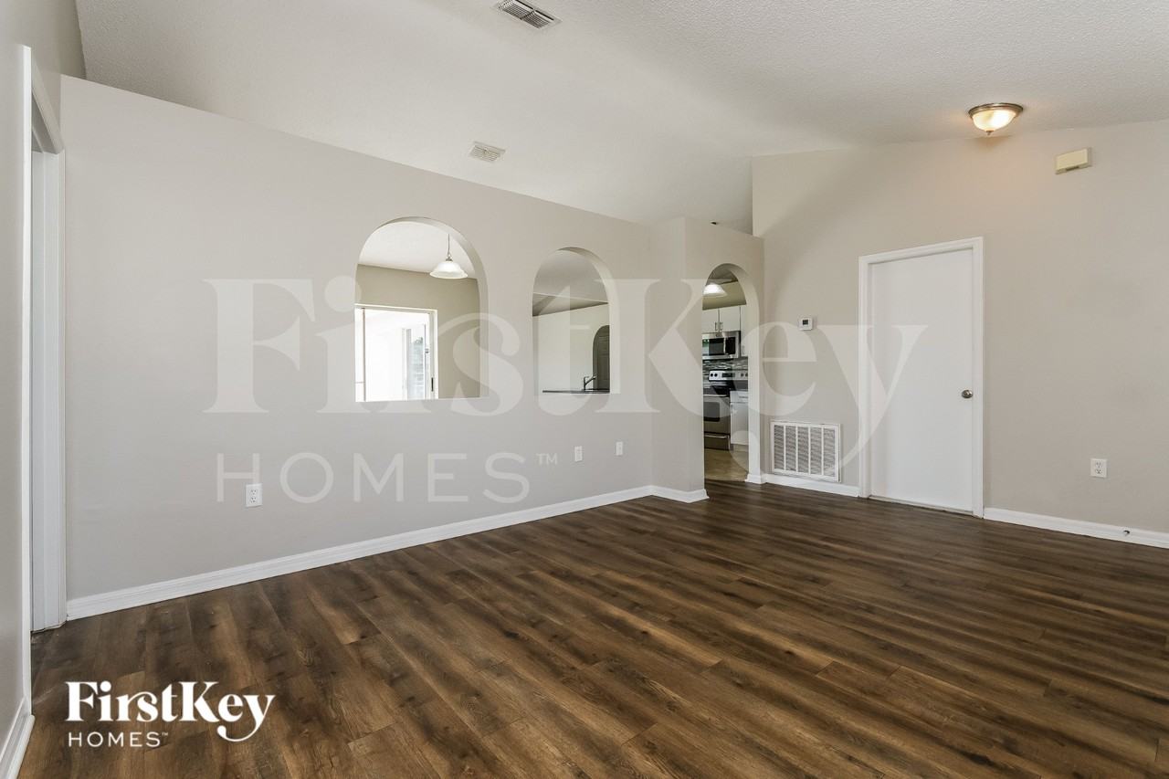 817 Grantham Dr - Photo 4 of 16