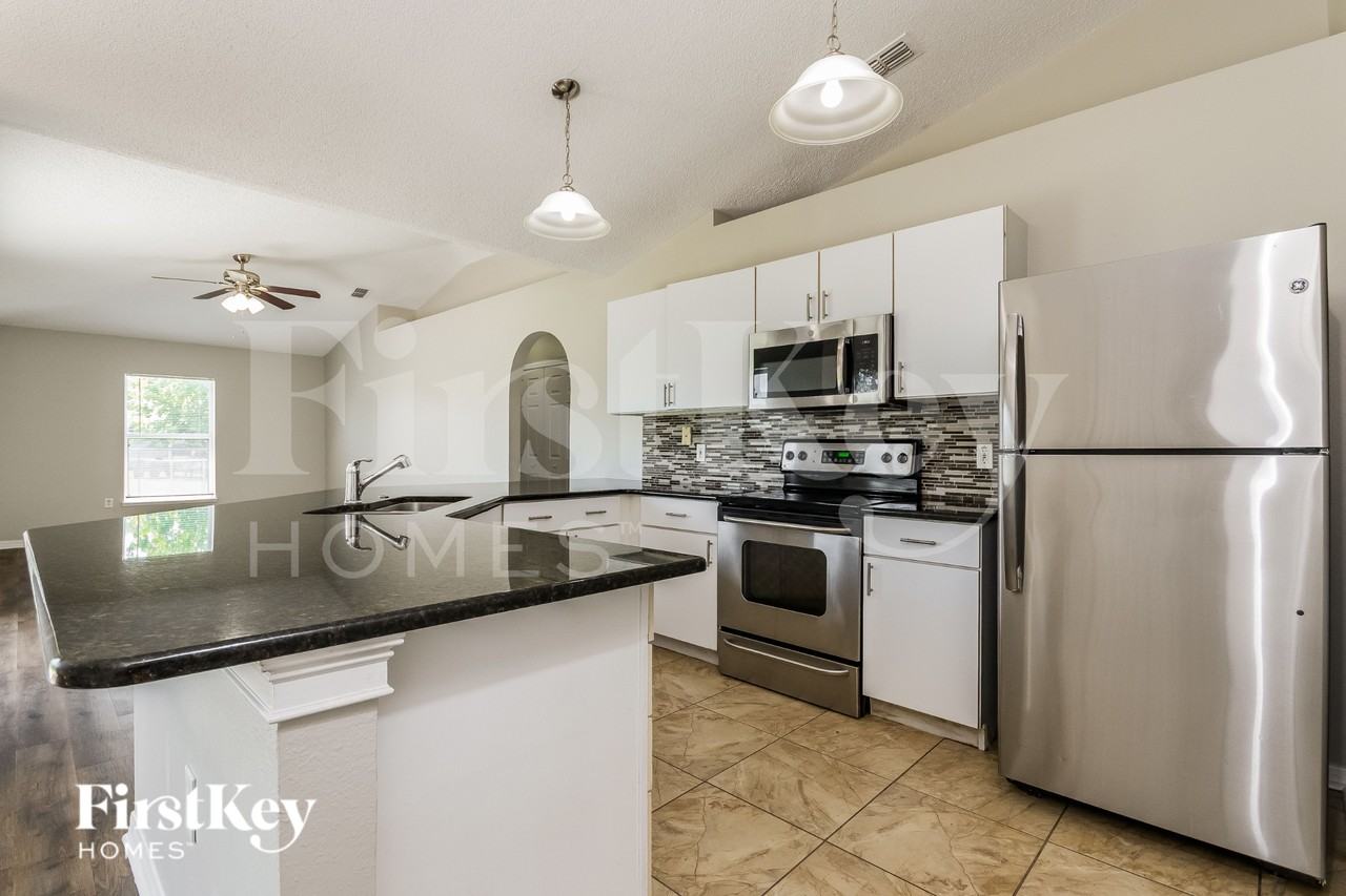 817 Grantham Dr - Photo 7 of 16
