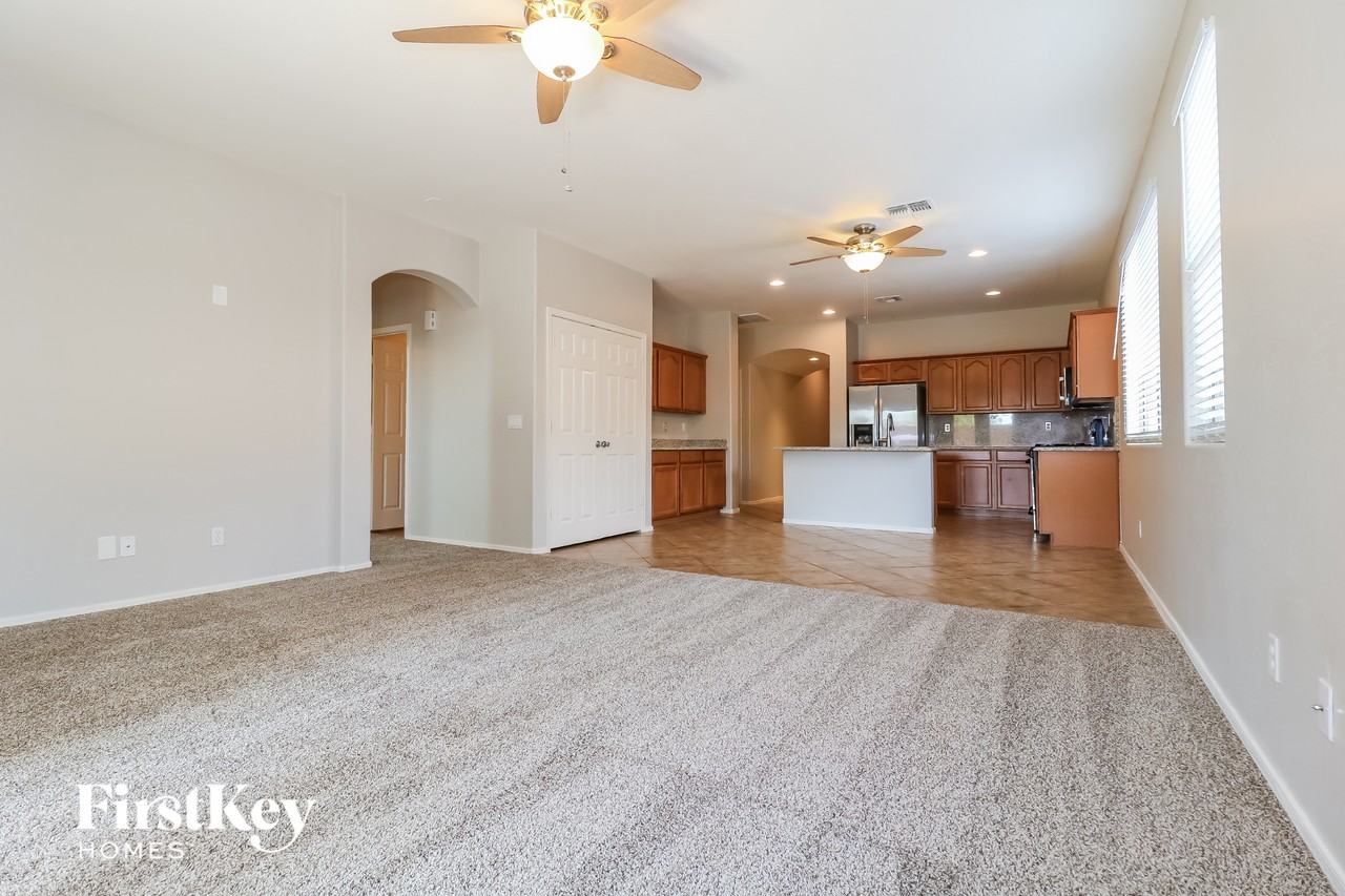 17362 N 170th Ln - Photo 4 of 15