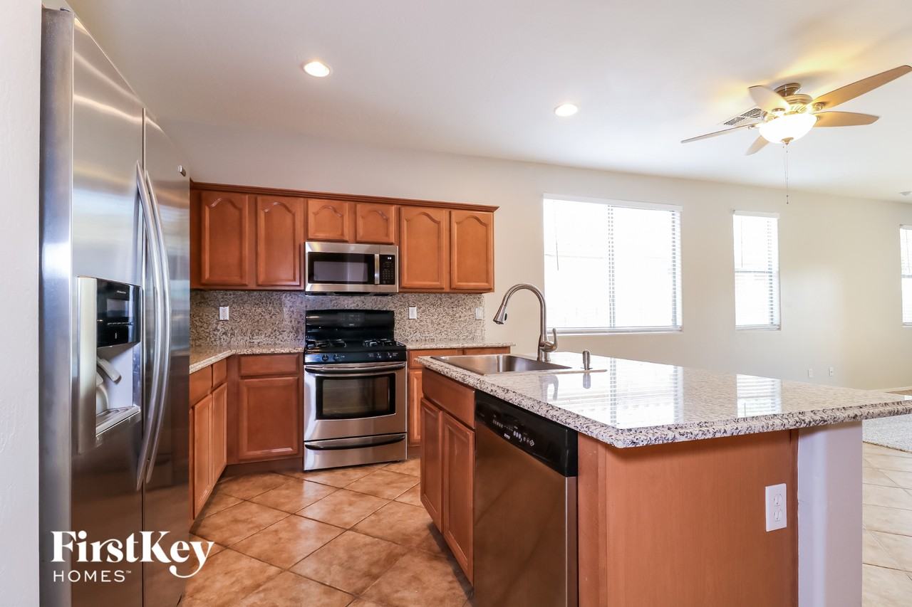17362 N 170th Ln - Photo 6 of 15