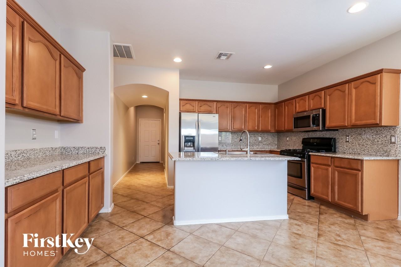 17362 N 170th Ln - Photo 7 of 15