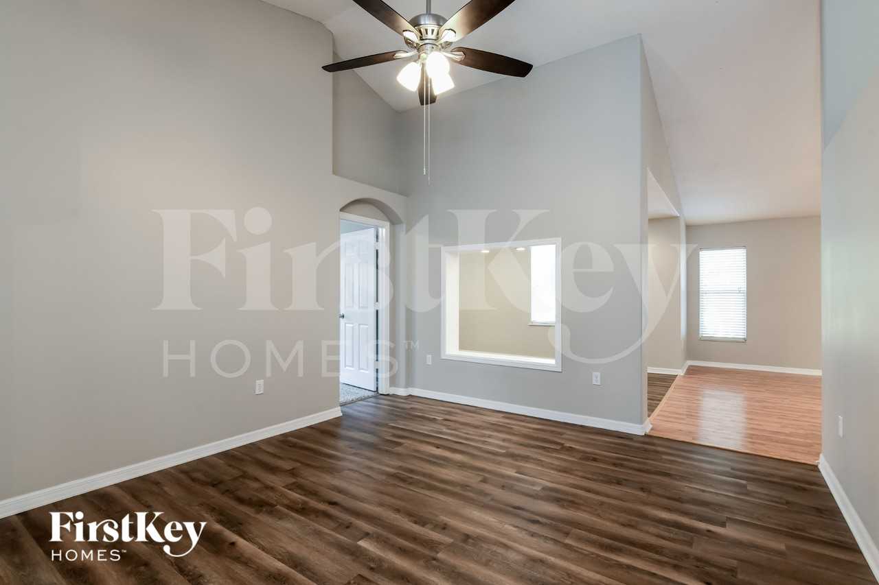 15105 Greater Groves Blvd - Photo 6 of 16