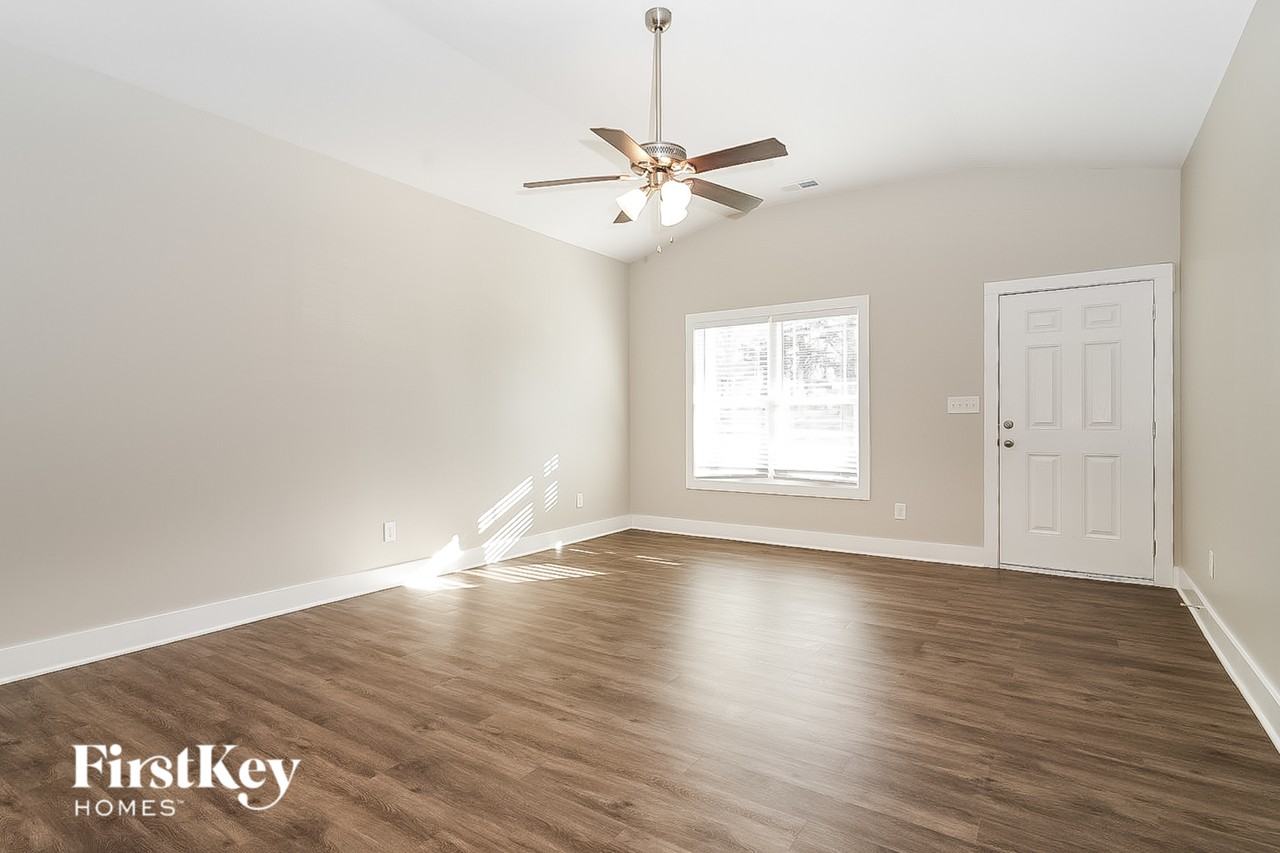 4727 Holders Rd - Photo 4 of 14
