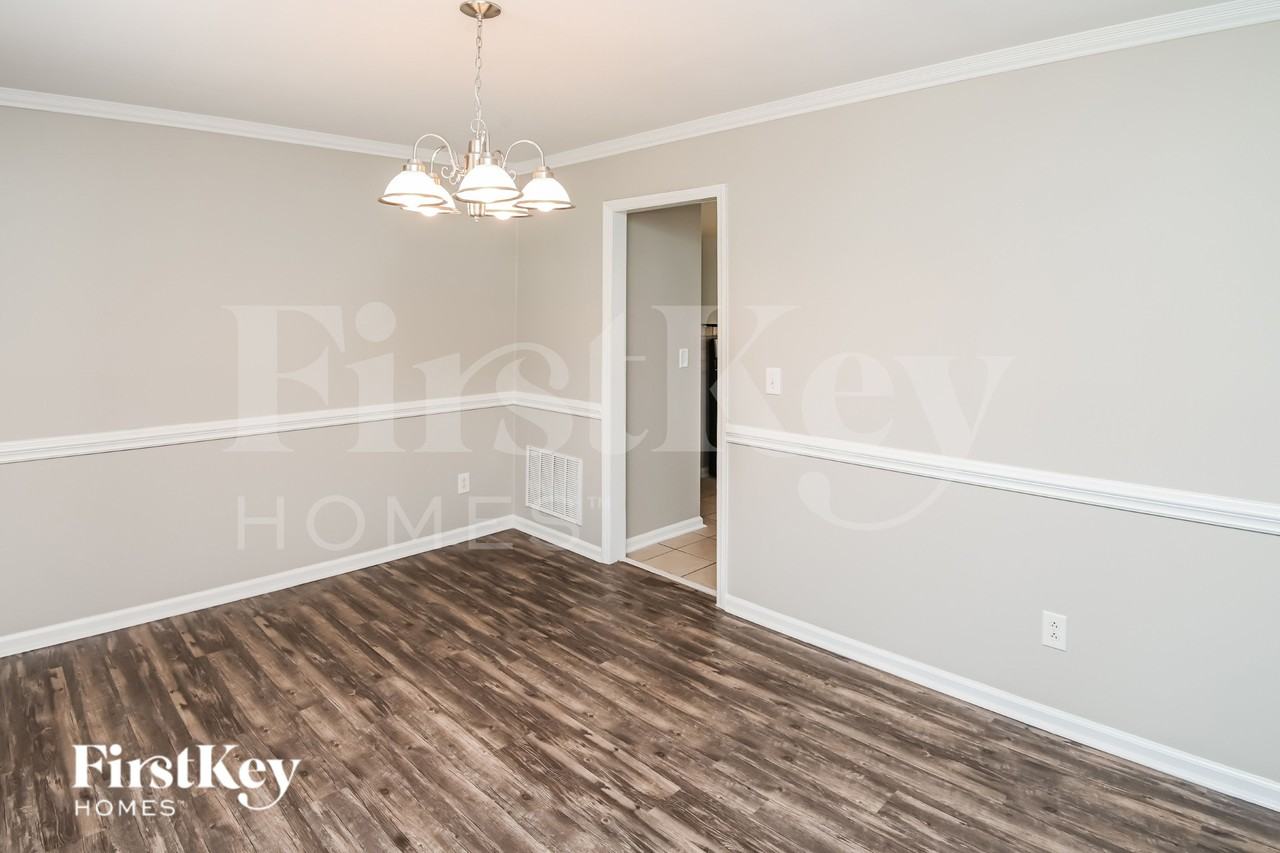 2101 Killarney Pl - Photo 7 of 15