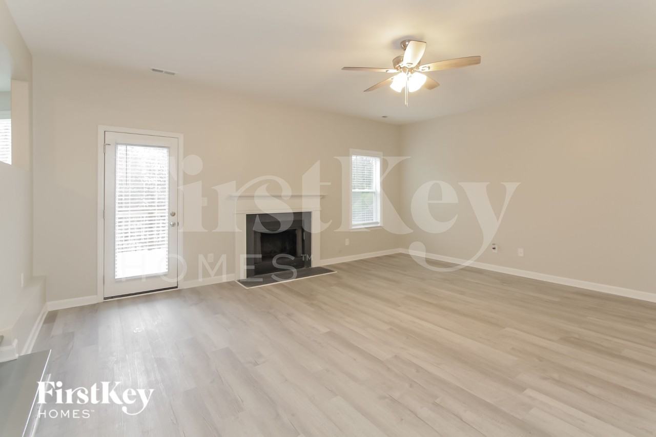 5208 Eagle Creek Dr - Photo 4 of 15