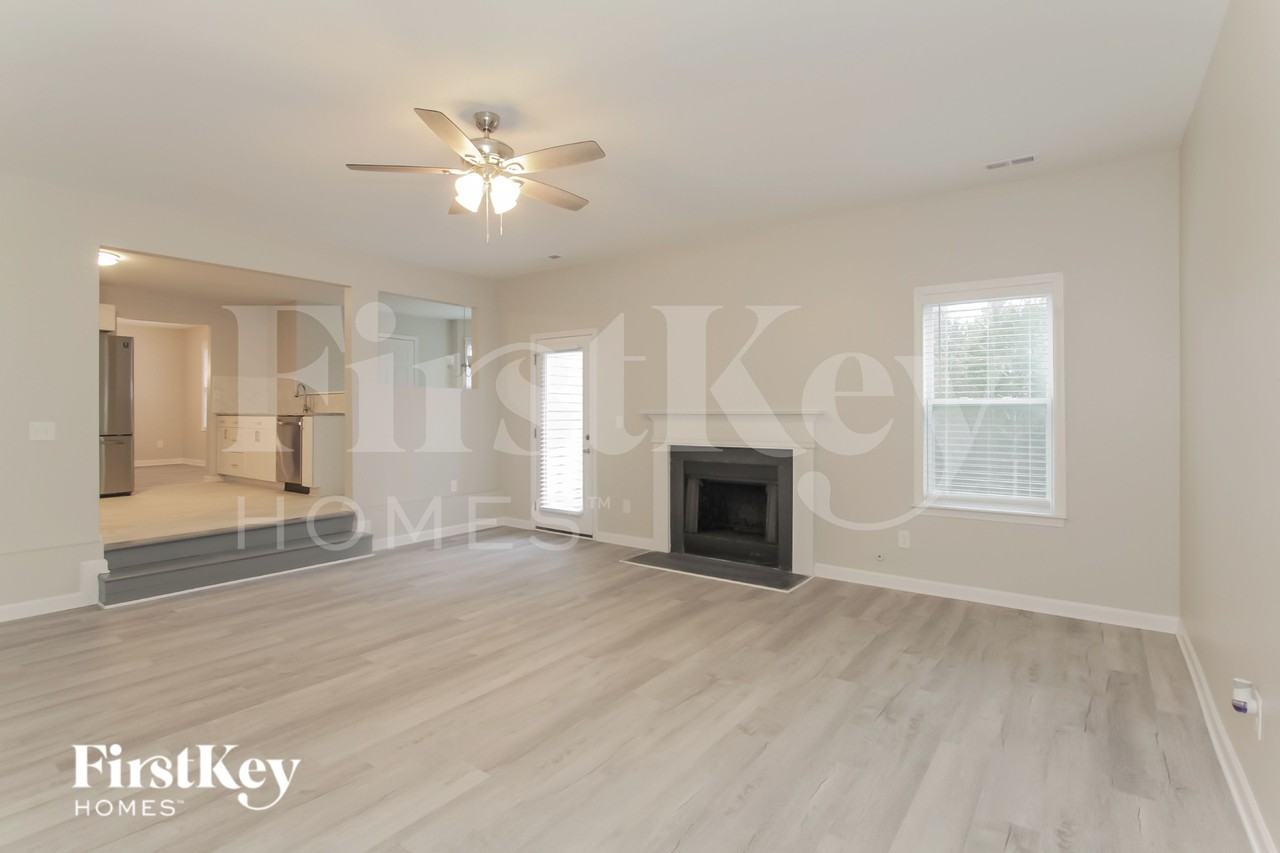 5208 Eagle Creek Dr - Photo 5 of 15