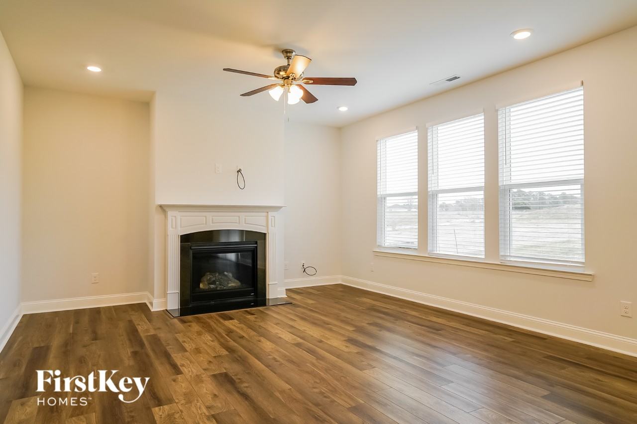 411 Windy Farm Dr - Photo 3 of 15