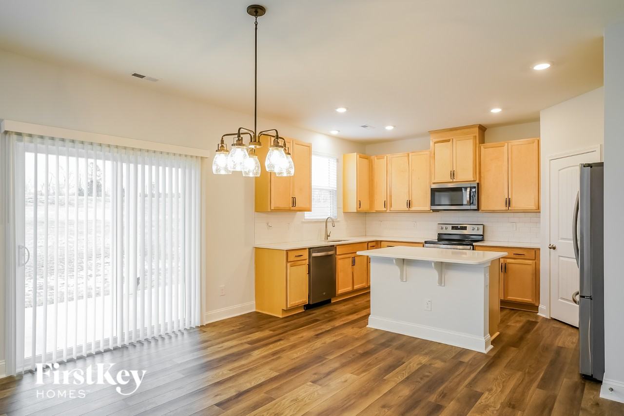 411 Windy Farm Dr - Photo 5 of 15