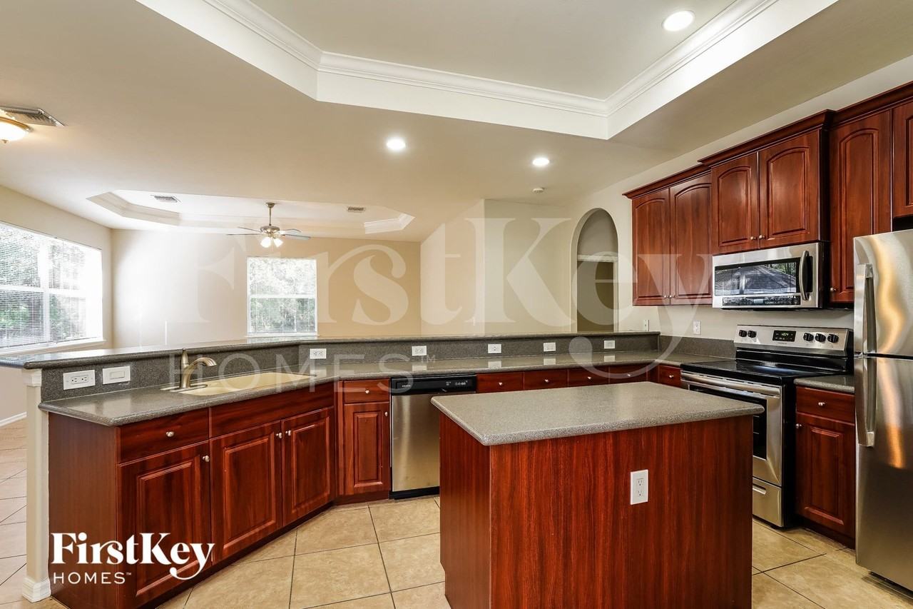 1005 Henry Ave - Photo 5 of 15