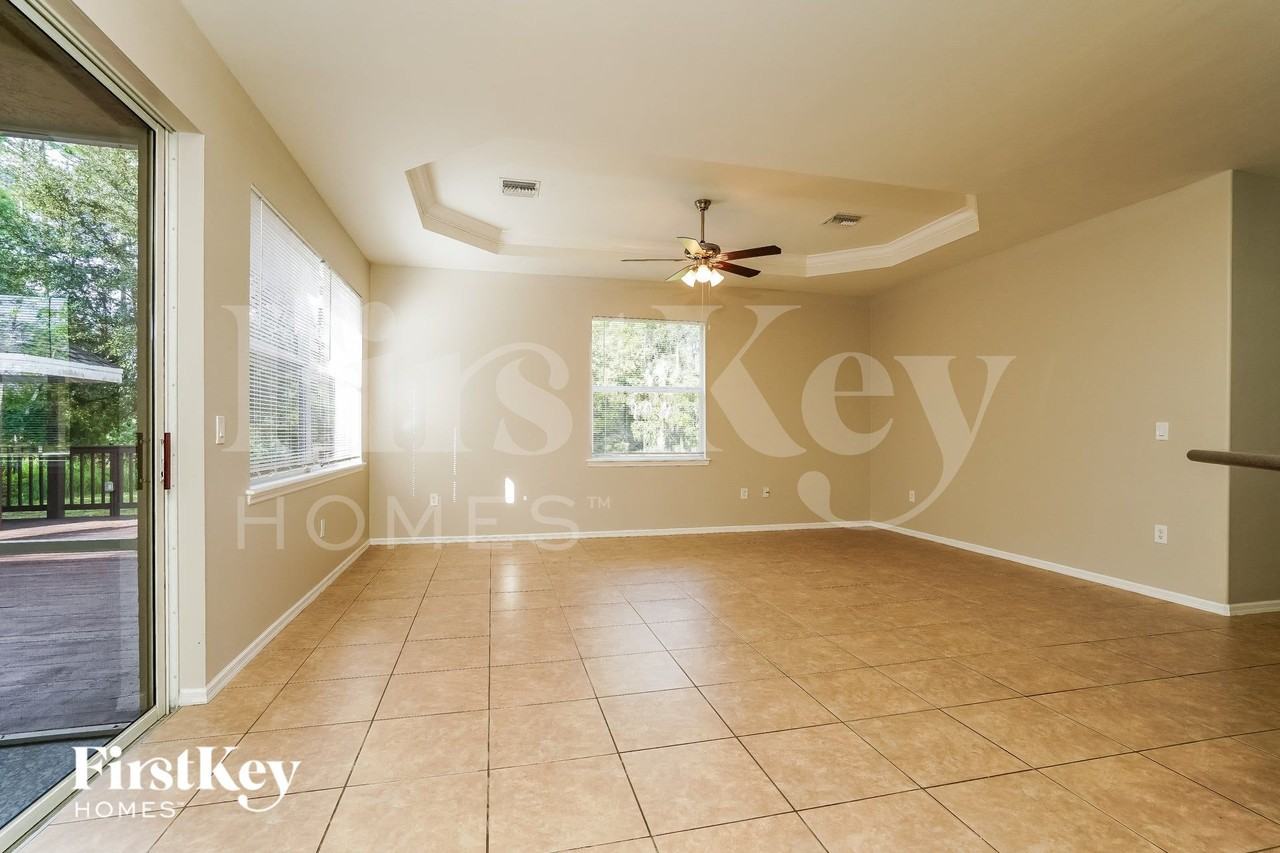 1005 Henry Ave - Photo 6 of 15