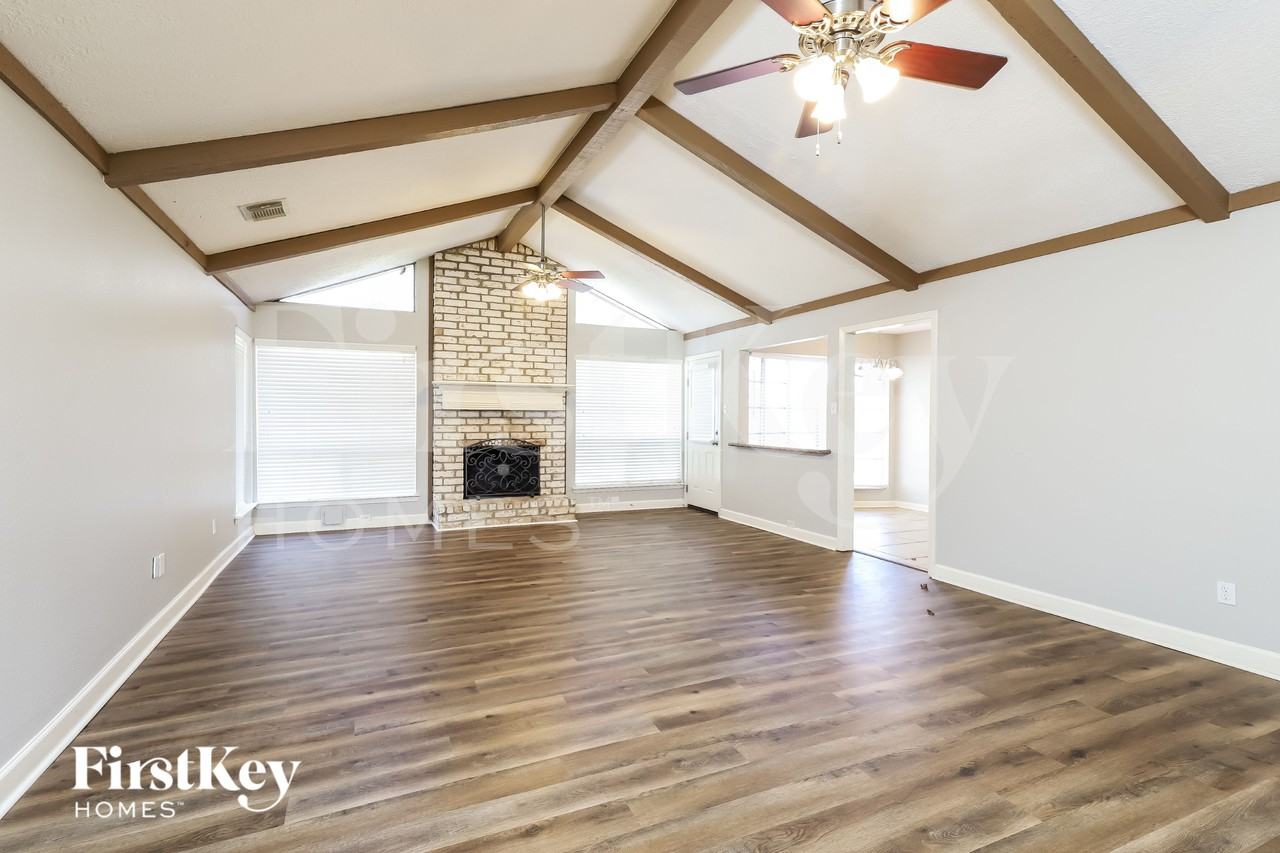 10715 Kirkvale Dr - Photo 3 of 15