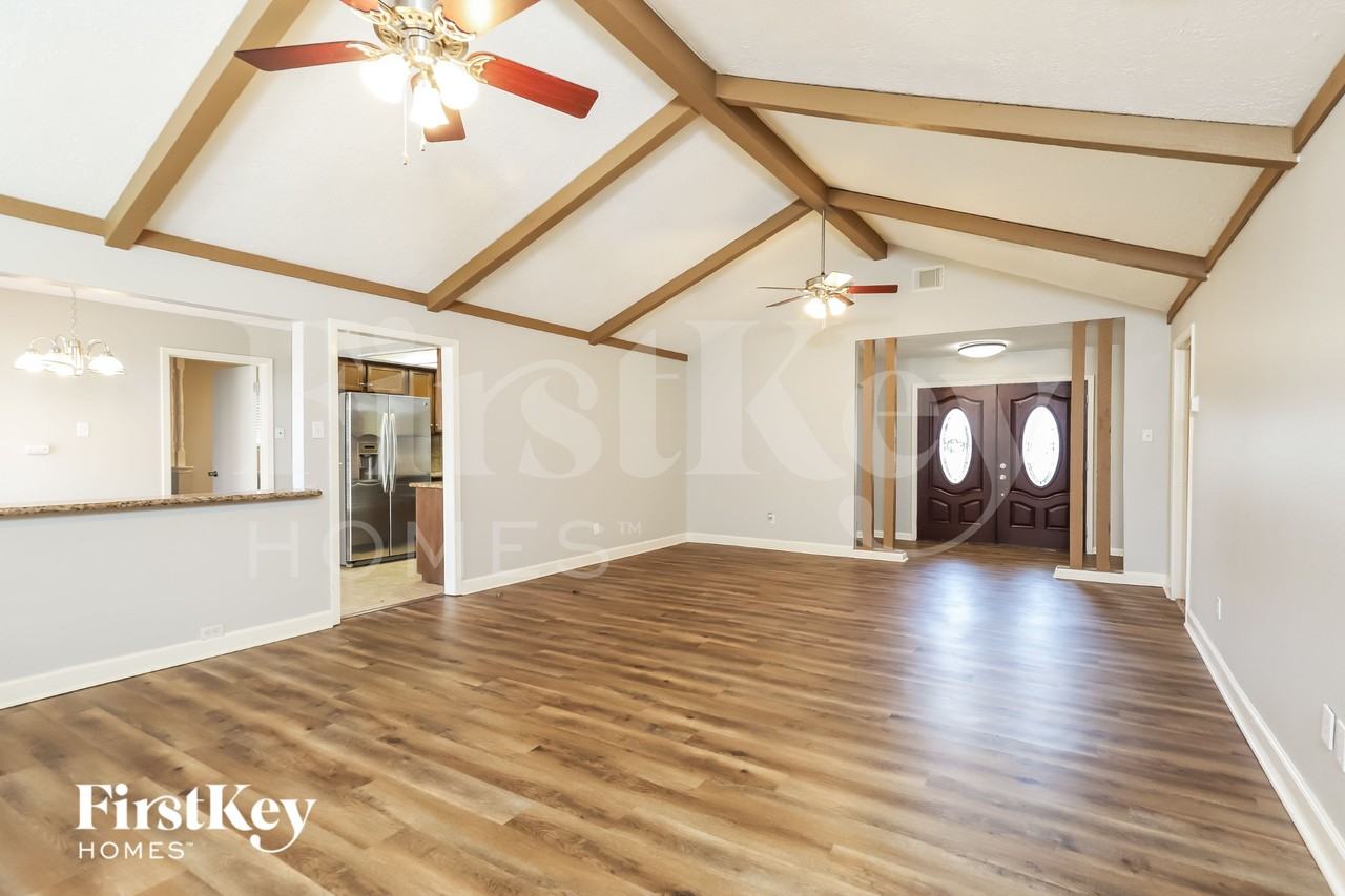 10715 Kirkvale Dr - Photo 4 of 15