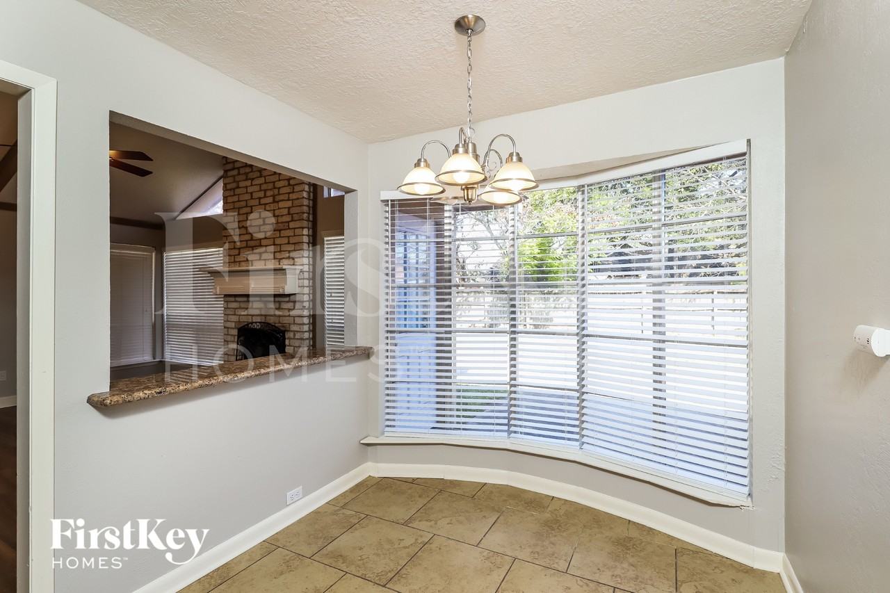 10715 Kirkvale Dr - Photo 5 of 15