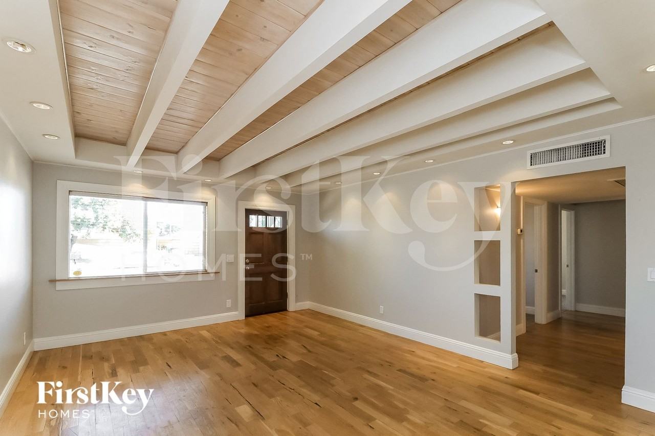 12210 N Escobar Way - Photo 4 of 15