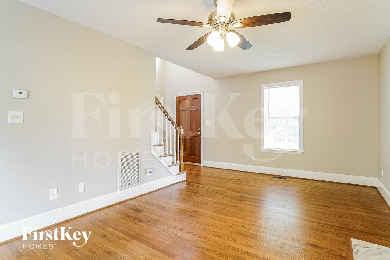 408 Indian Hill Rd - Photo 4 of 15