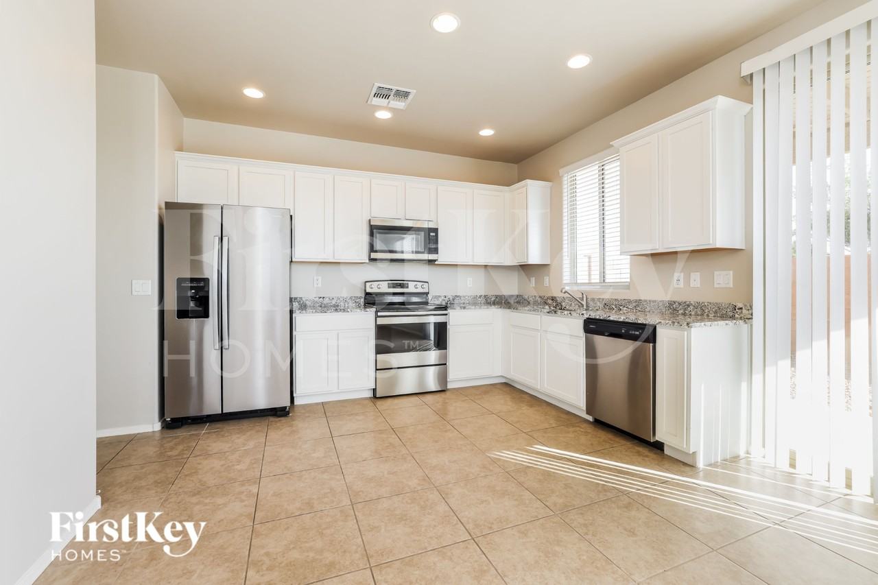 200 E Imperial Ct - Photo 6 of 16