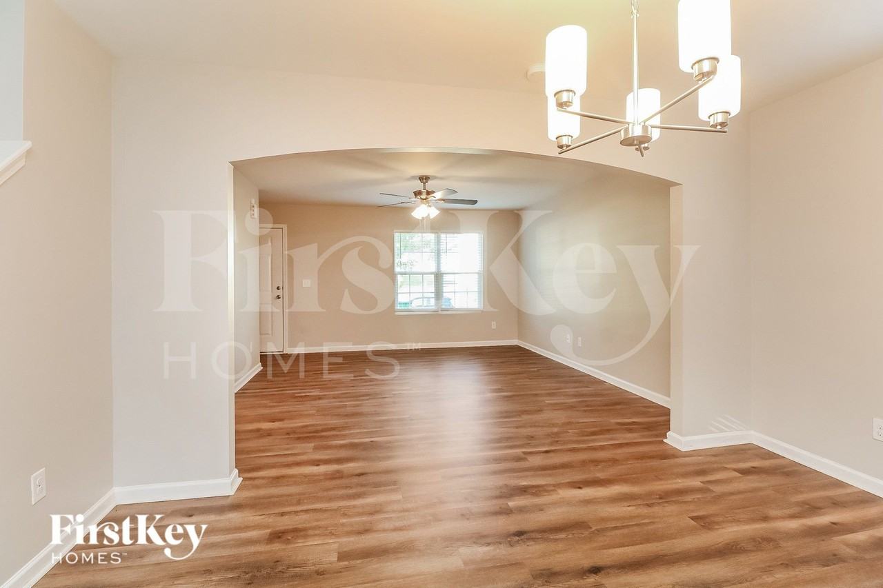 7429 Hidden Creek Dr - Photo 5 of 16