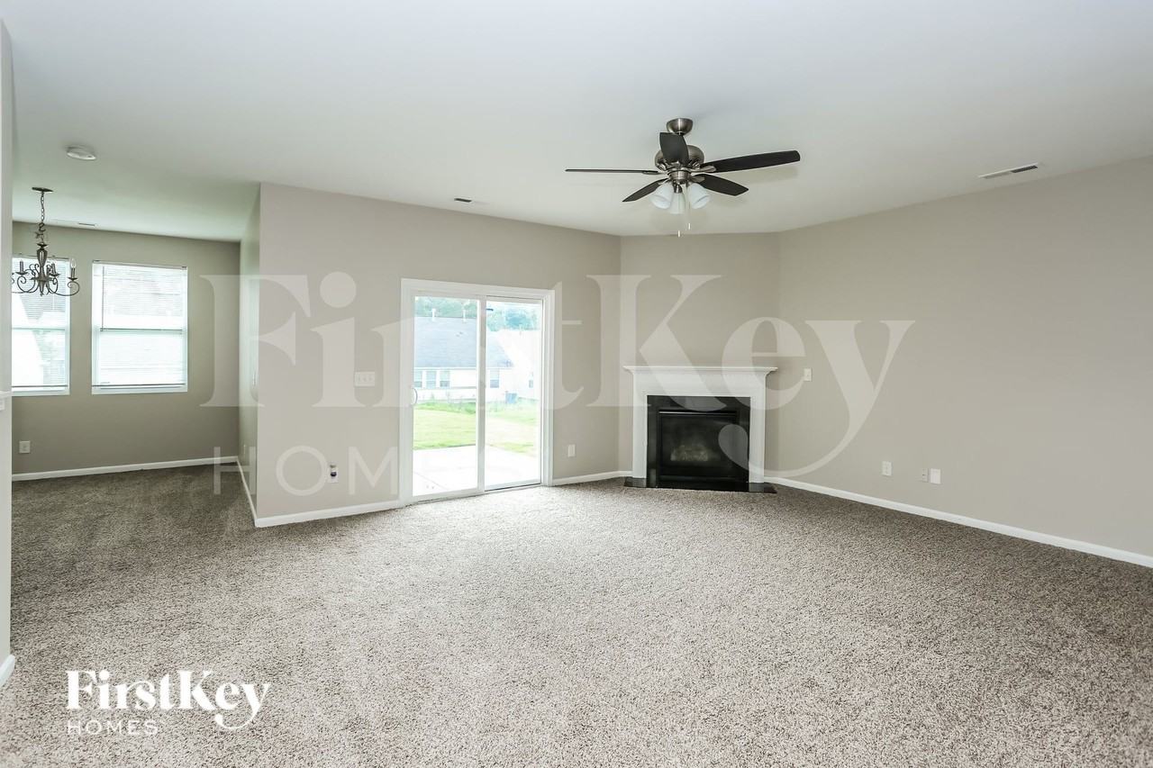 9026 Paddle Oak Rd - Photo 4 of 15