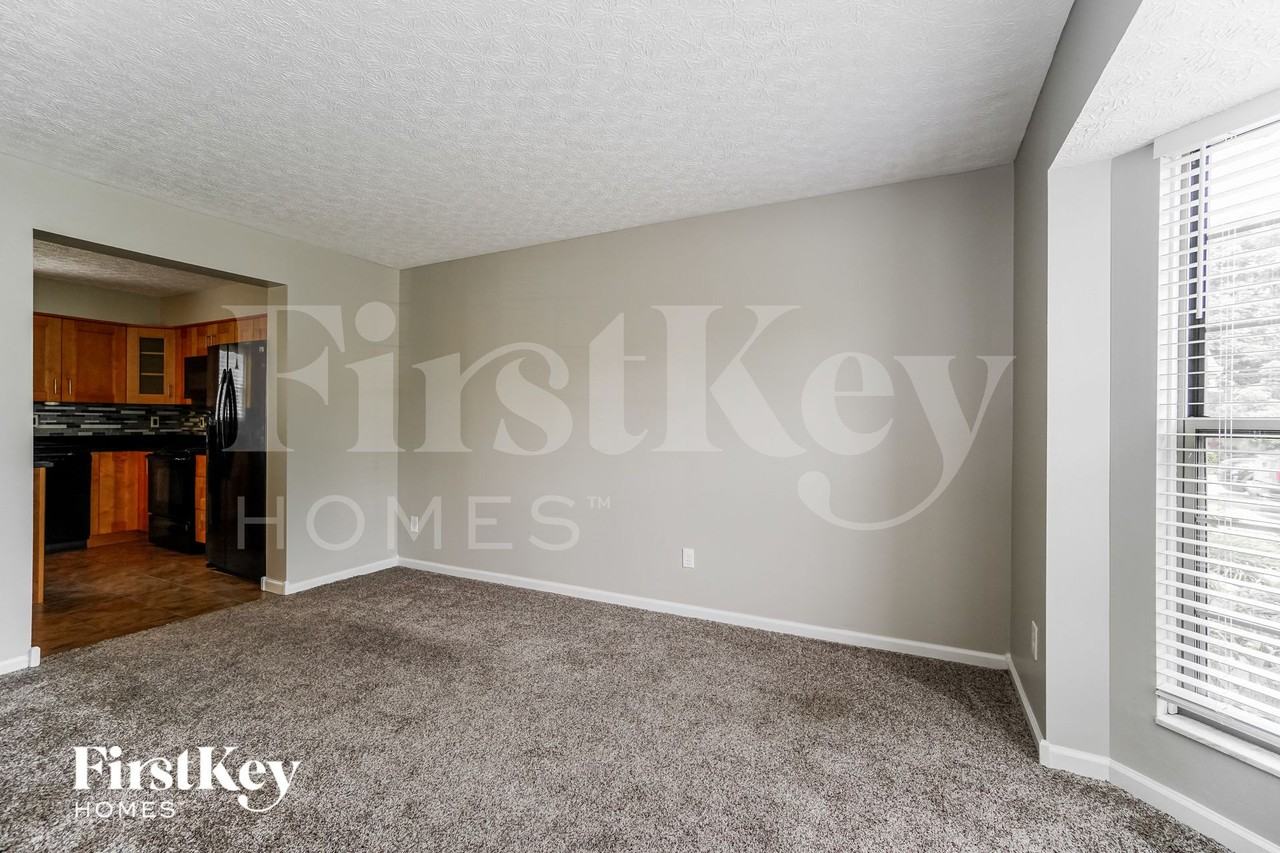 5947 Heritage Farms Dr - Photo 2 of 15