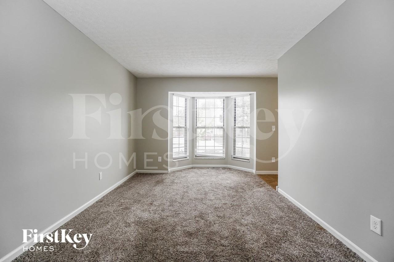 5947 Heritage Farms Dr - Photo 3 of 15