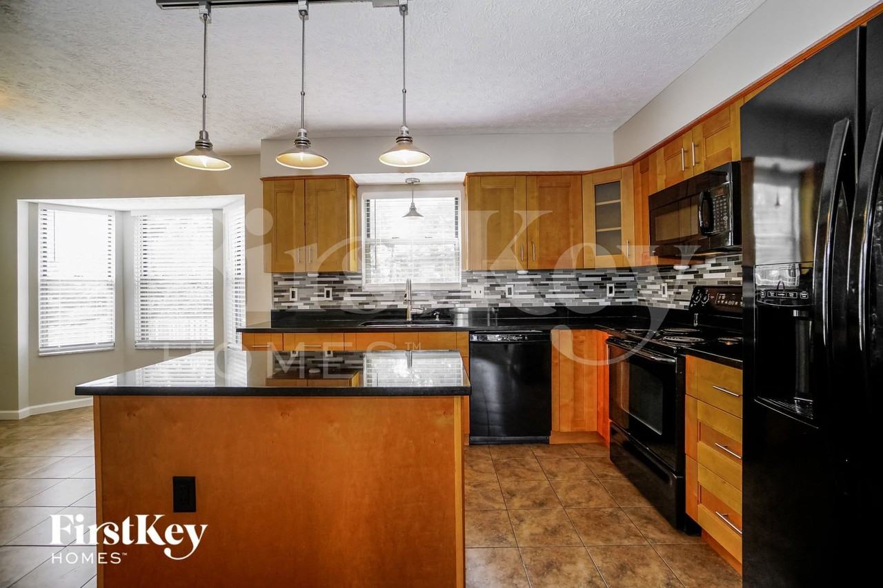 5947 Heritage Farms Dr - Photo 5 of 15