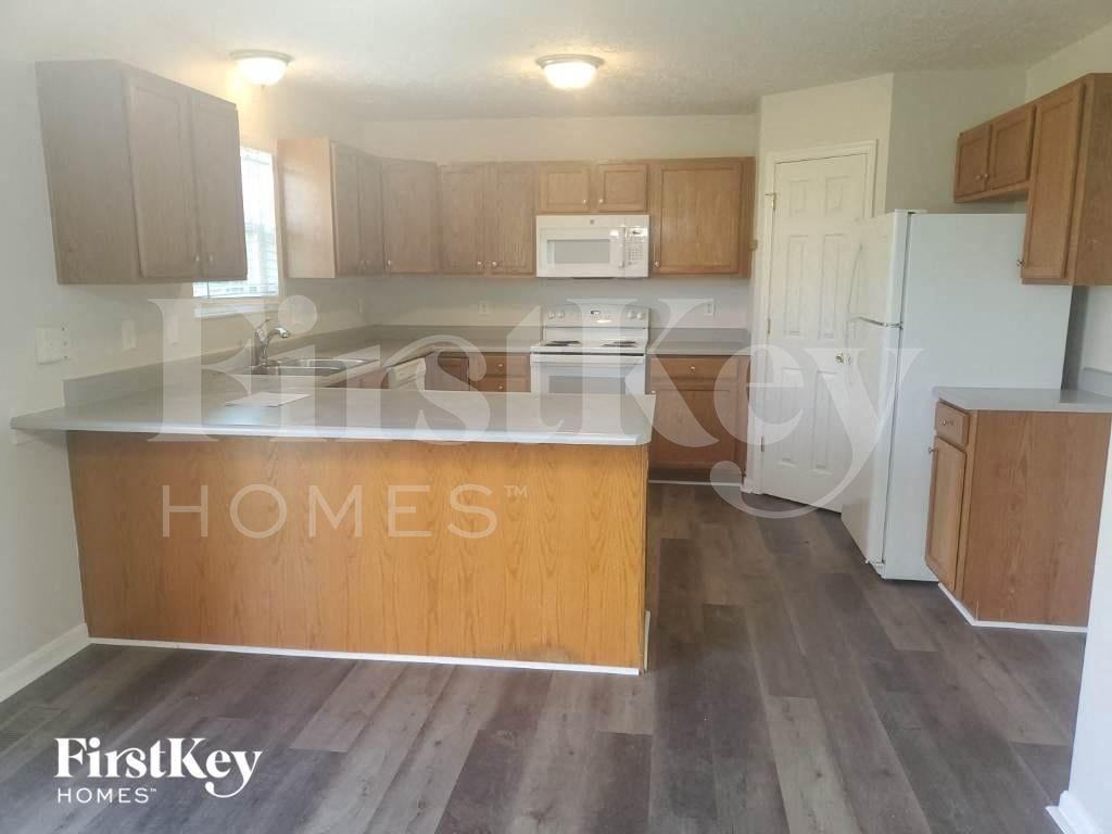 356 Brandon Dr - Photo 6 of 32