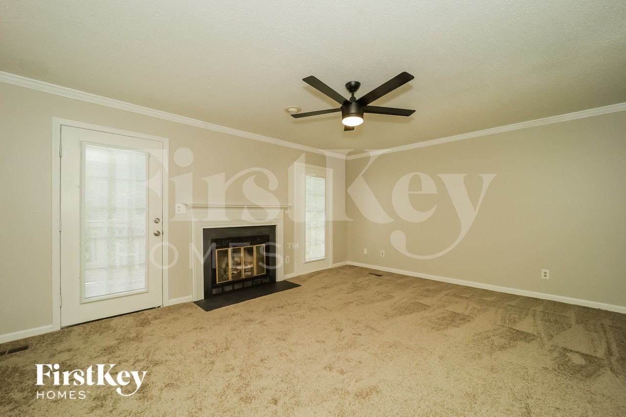 1303 Wakefield Pl - Photo 2 of 15
