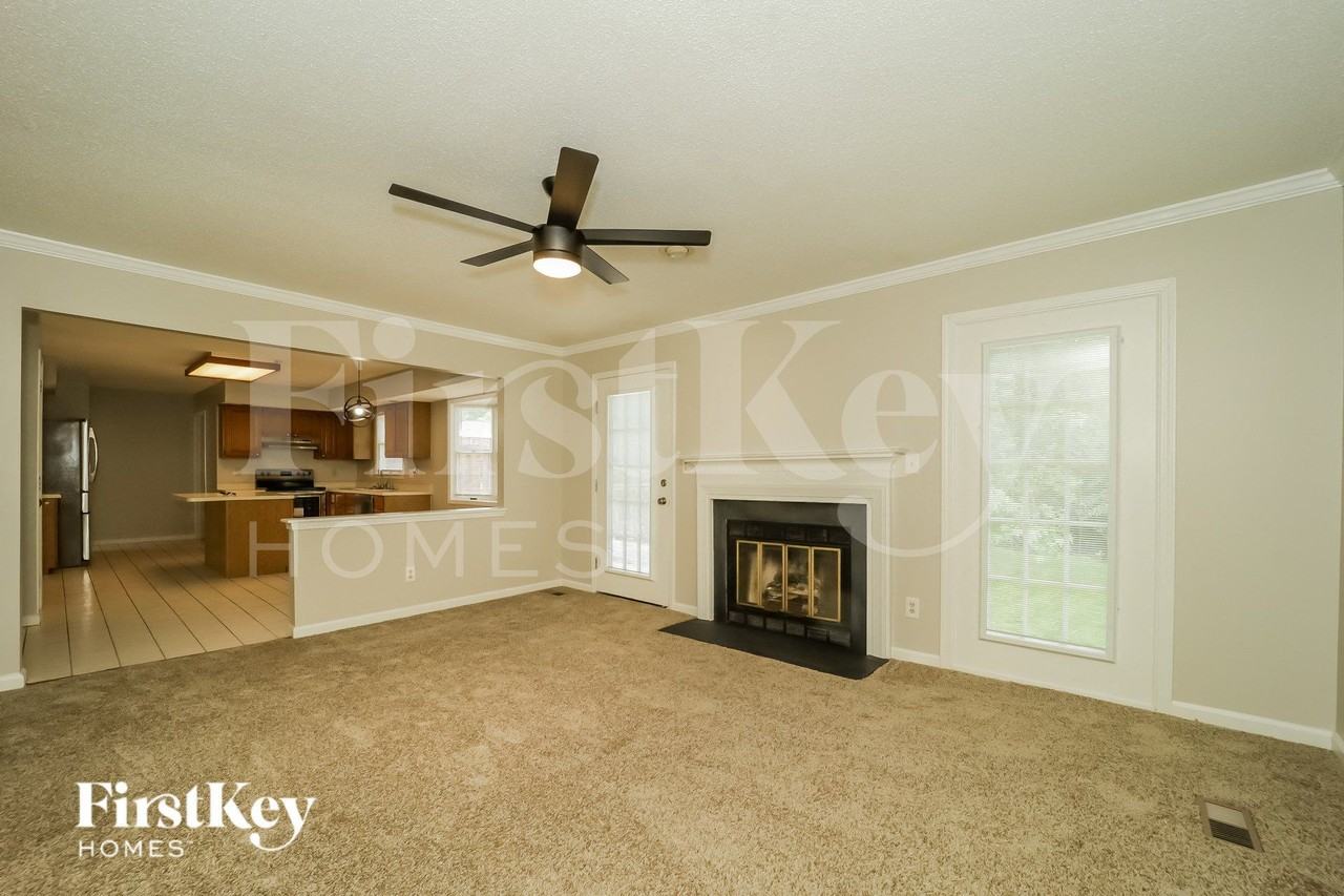 1303 Wakefield Pl - Photo 3 of 15