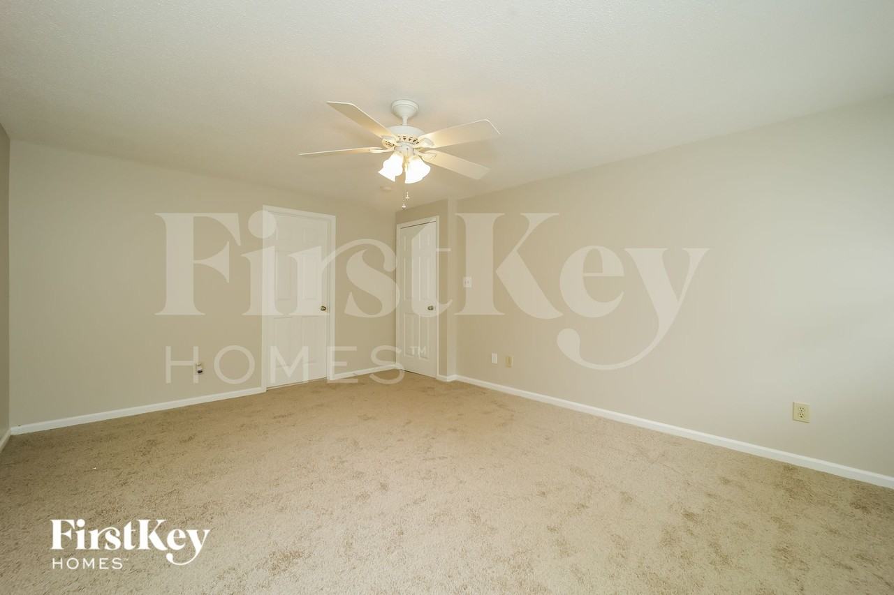 1303 Wakefield Pl - Photo 6 of 15