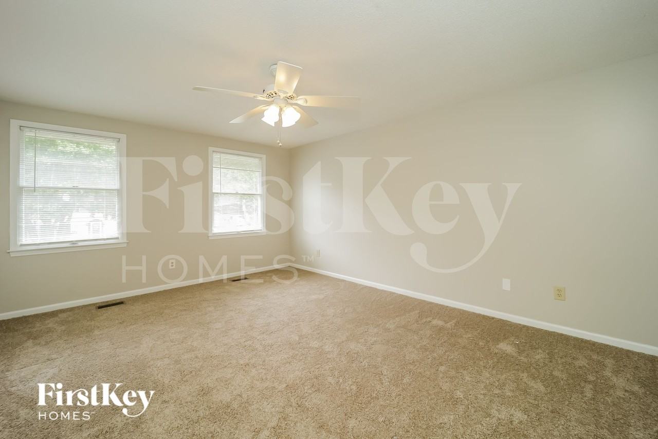 1303 Wakefield Pl - Photo 7 of 15