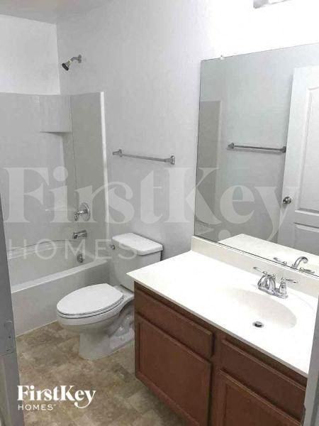 7572 W Charter Oak Rd - Photo 4 of 20