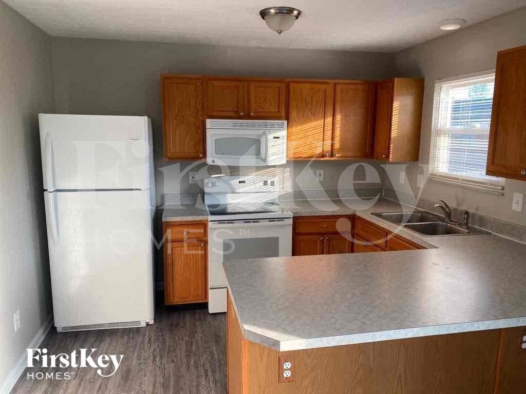 7272 Moonbay Ct - Photo 2 of 8