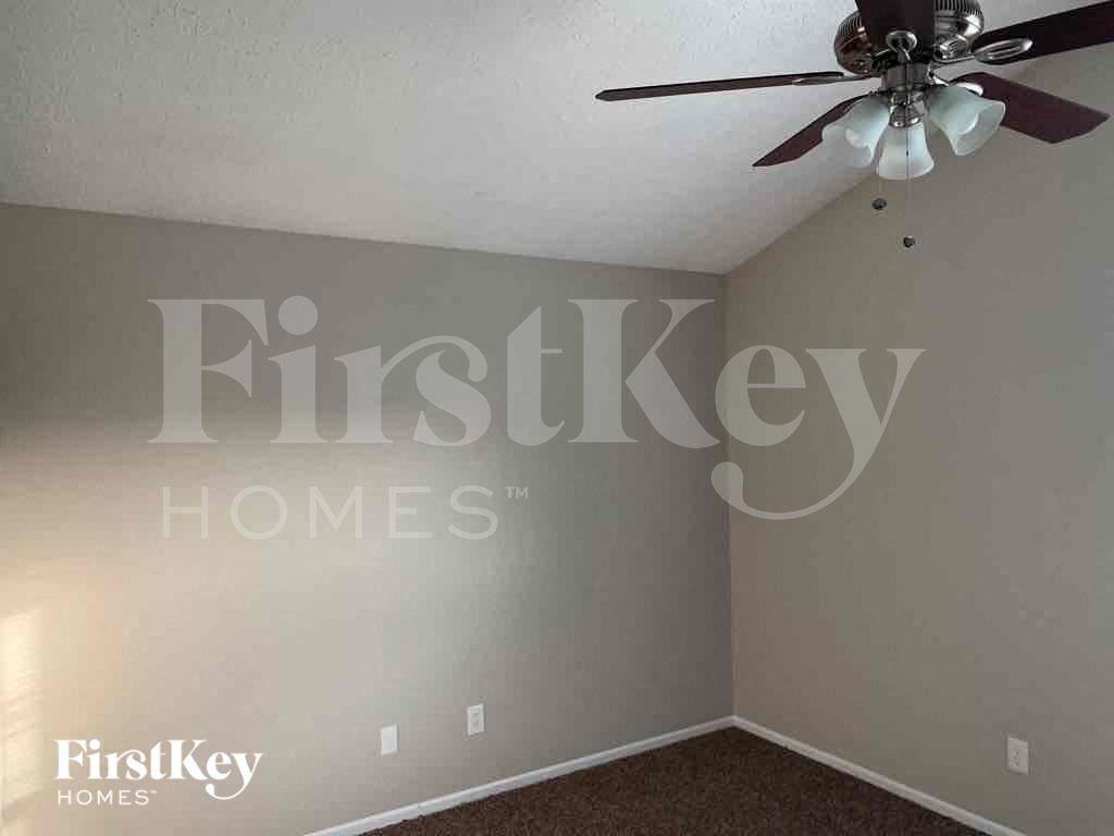7272 Moonbay Ct - Photo 3 of 8