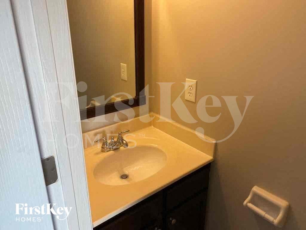 7272 Moonbay Ct - Photo 6 of 8
