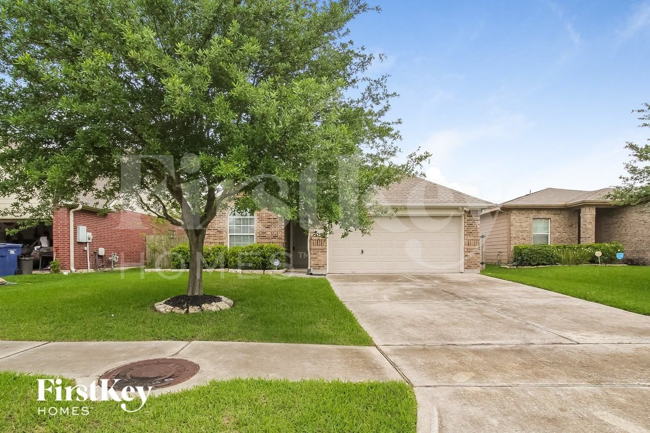1419 Rosebay Rd - Photo 2 of 15