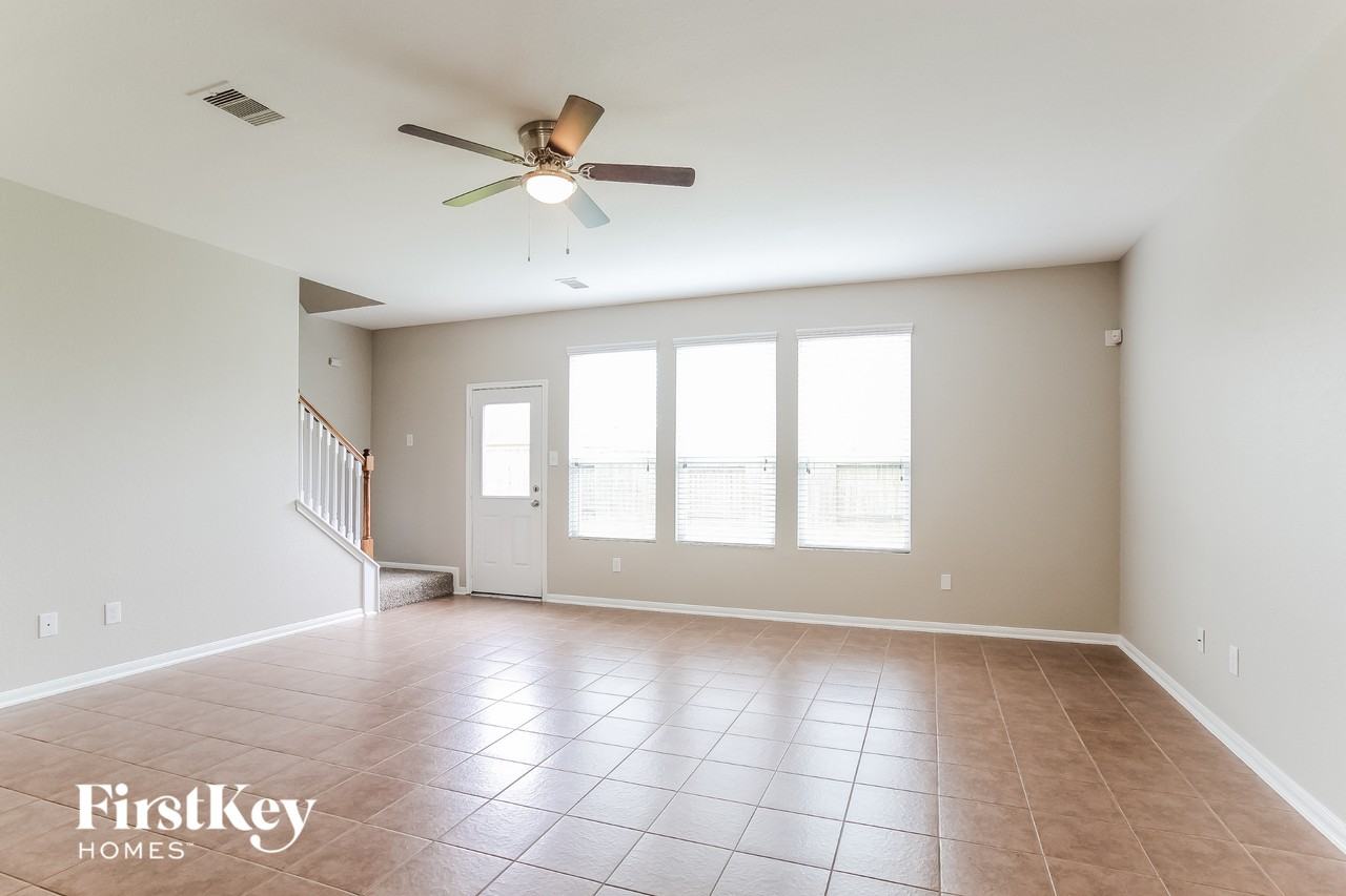 5310 Espuela Ln - Photo 3 of 15