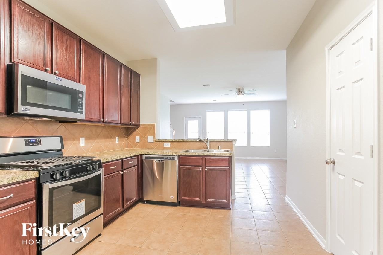 5310 Espuela Ln - Photo 6 of 15