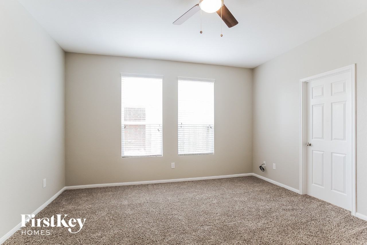 5310 Espuela Ln - Photo 7 of 15