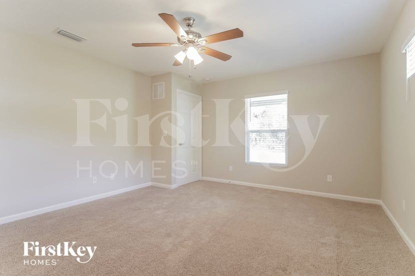 150 Breakwater St Se - Photo 7 of 15